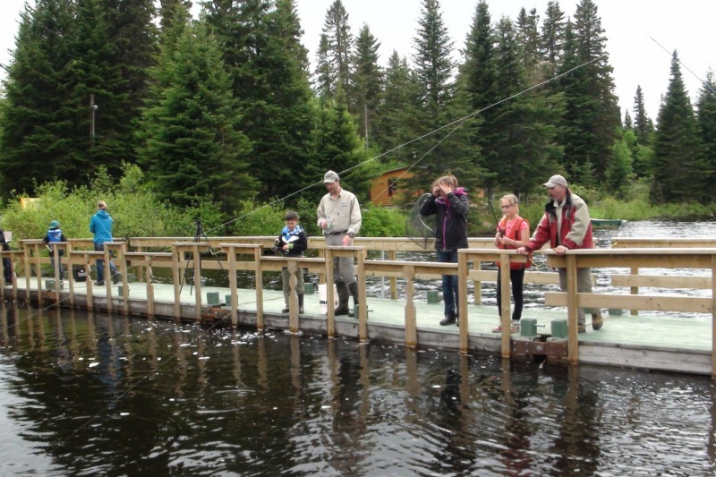 Plus de 17 800 pêcheurs en herbe cet été au Québec 