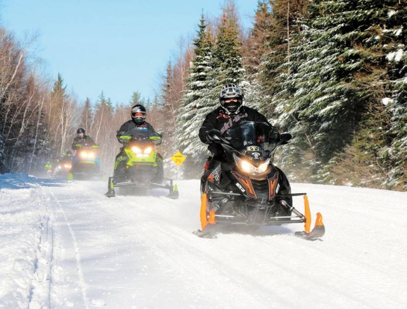 La circulation en motoneige dans le parc du Mont-Tremblant est autorisée 