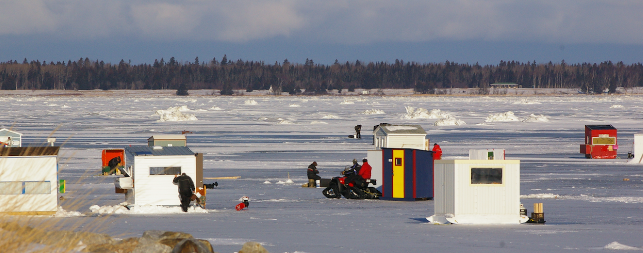 Les cabanes de pêche peuvent être installées sur la banquise!