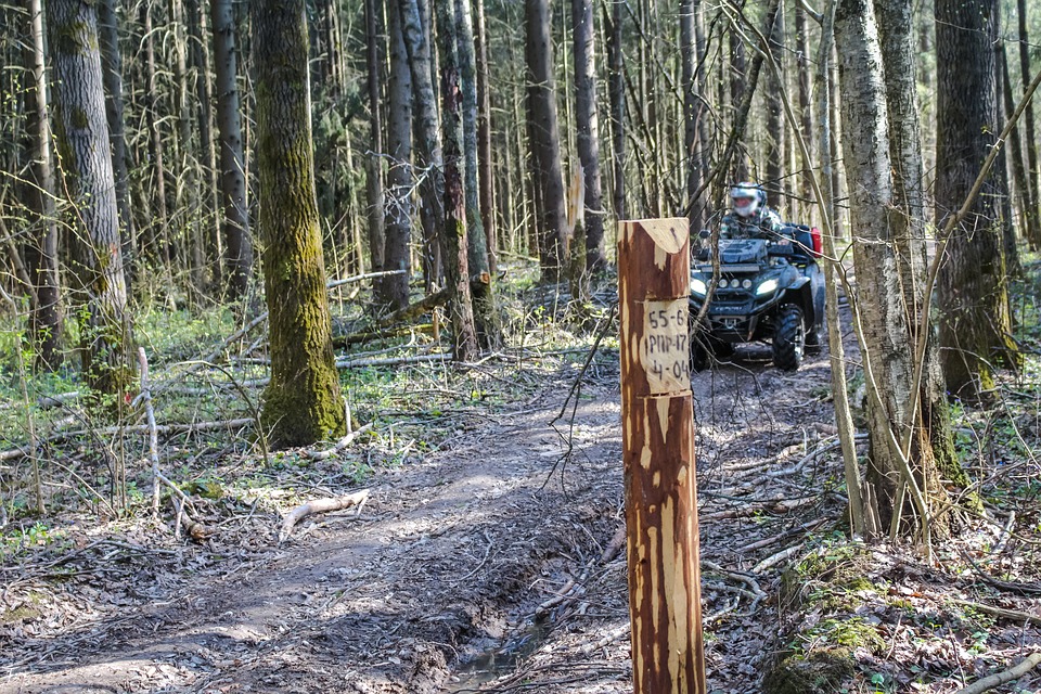 Une zec peut-elle interdire les VTT pendant la chasse du gros gibier ?