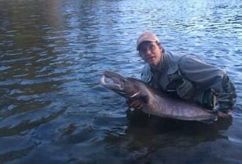 Un saumon de 40 livres pêché dans la rivière Matane 