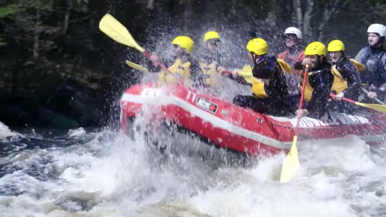 Rafting : une dose d’adrénaline à bord d’un pneumatique