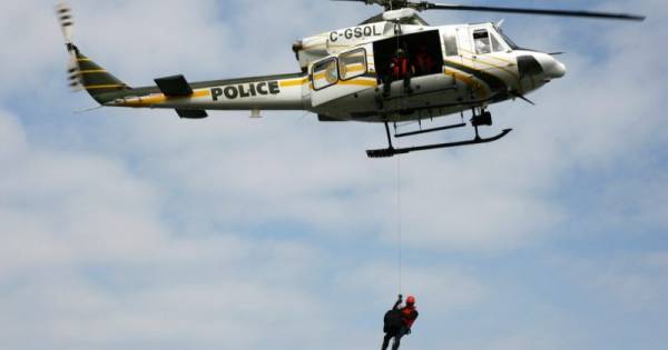 Recherches pour trouver un motoneigiste disparu sur le lac des Deux-Montagnes