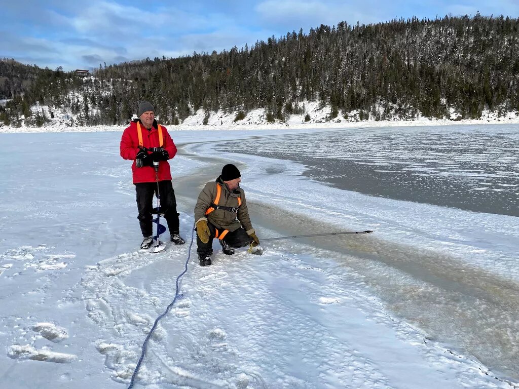 Les glaces du Saguenay encore trop minces à L'Anse Saint-Jean