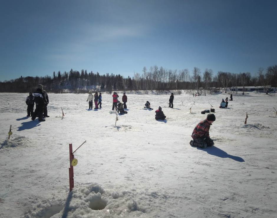 Ouverture de la pêche d’hiver au lac Noir à Saint-Siméon